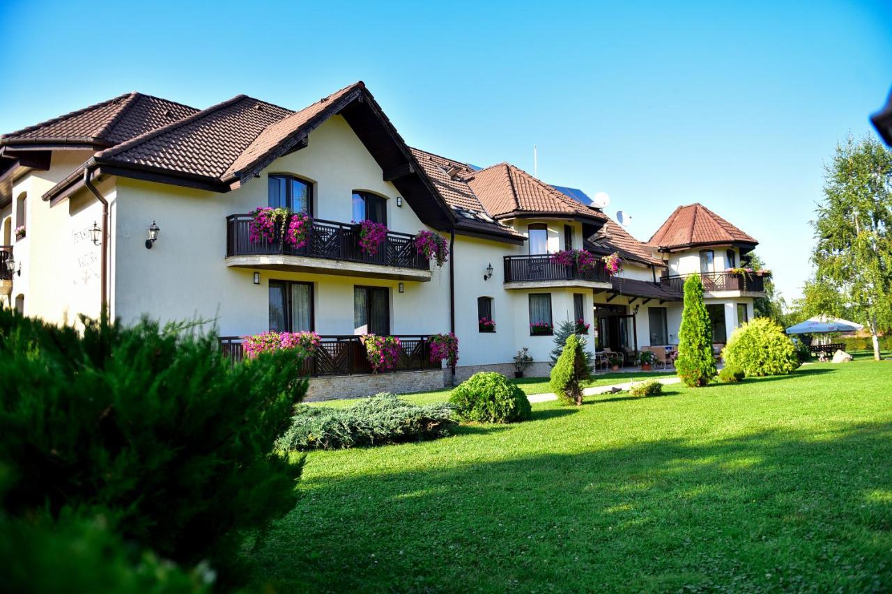 Natura Family Resort Avrig Exterior foto
